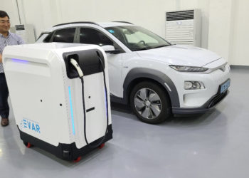Korean startup EVAR's automatic recharging mobile.