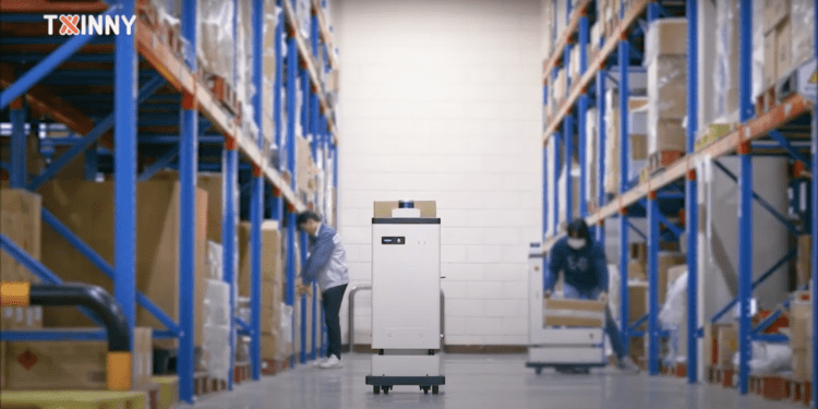 Korean startup Twinny Robotics' automating logistics using mobile robotic solutions.