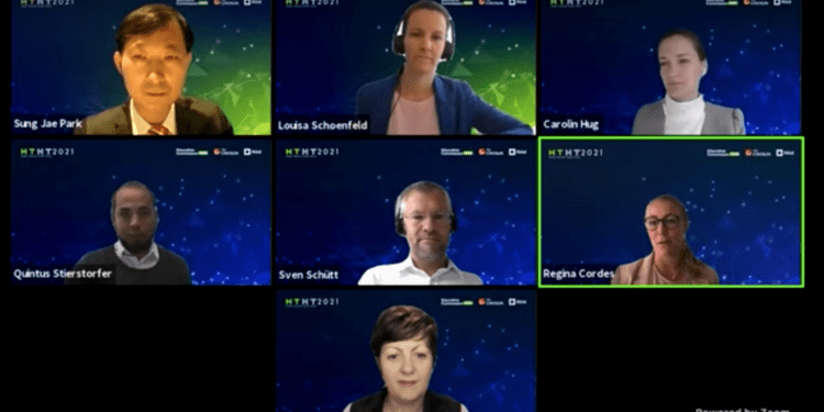 Virtual session at the HTHT 2021 AIEd conference. Photo: TV Chosun
