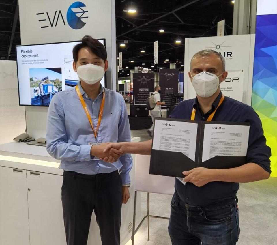MOU signing between PABLO AIR and EVA
