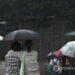 Rain in Seoul (Yonhap)