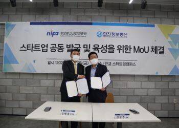 NIPA & Hanjin Information Systems & Telecommunication Co., Ltd sign a memorandum of understanding (MOU) to promote foreign startups.