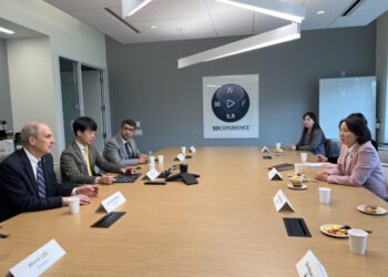 Minister of SMEs and Startups Young Lee visited the Boston campus of Dassault Systèmes, a global company located in Boston, USA on the 29th (local time) to discuss ways to strengthen cooperation to foster biohealth startups.