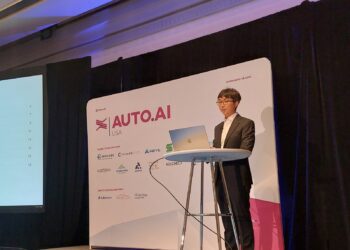 Lee Hae-bom, senior researcher at AIMMO's autonomous driving R&D team, is giving a presentation at “AUTO.AI USA 2023” (Image credit | AIMMO)