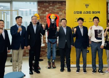 Wearable safety equipment 'SAFEWARE' showcases 'K-Safety Technology' during the visit of the Thailand Joint Public-Private Economic Delegation