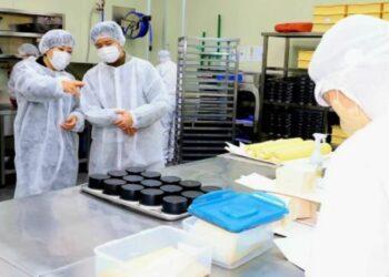 Minister Song Mi-ryeong at Dalol Company.(Photo: Ministry of Agriculture, Food and Rural Affairs)