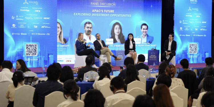 From left to right, Ms. Harriet Bartlett, Mr. Shun Ono, Ms. Ahram Chui, Mr. Huynh Cong Thang